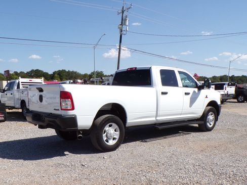 Used 2023 RAM 2500 4x4 Crew Cab Tradesman image 4