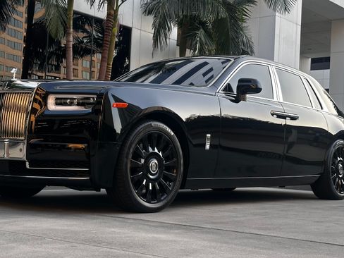 Used 2021 Rolls-Royce Phantom image 1