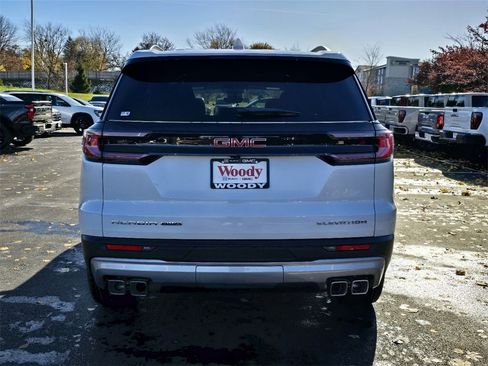 New 2026 GMC Acadia Elevation image 7