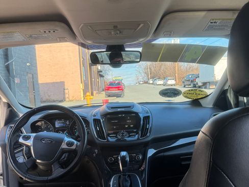 Used 2013 Ford Escape Titanium image 4