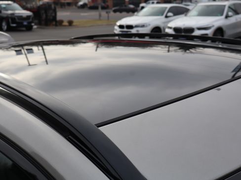 Used 2019 Jaguar E-PACE SE image 12