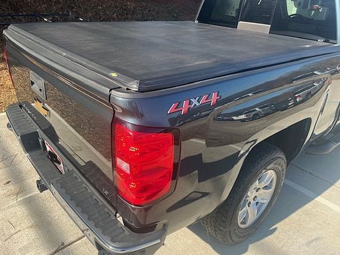 Used 2018 Chevrolet Silverado 1500 LT image 18