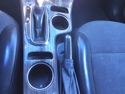 Used 2016 Chevrolet Malibu LT image 18