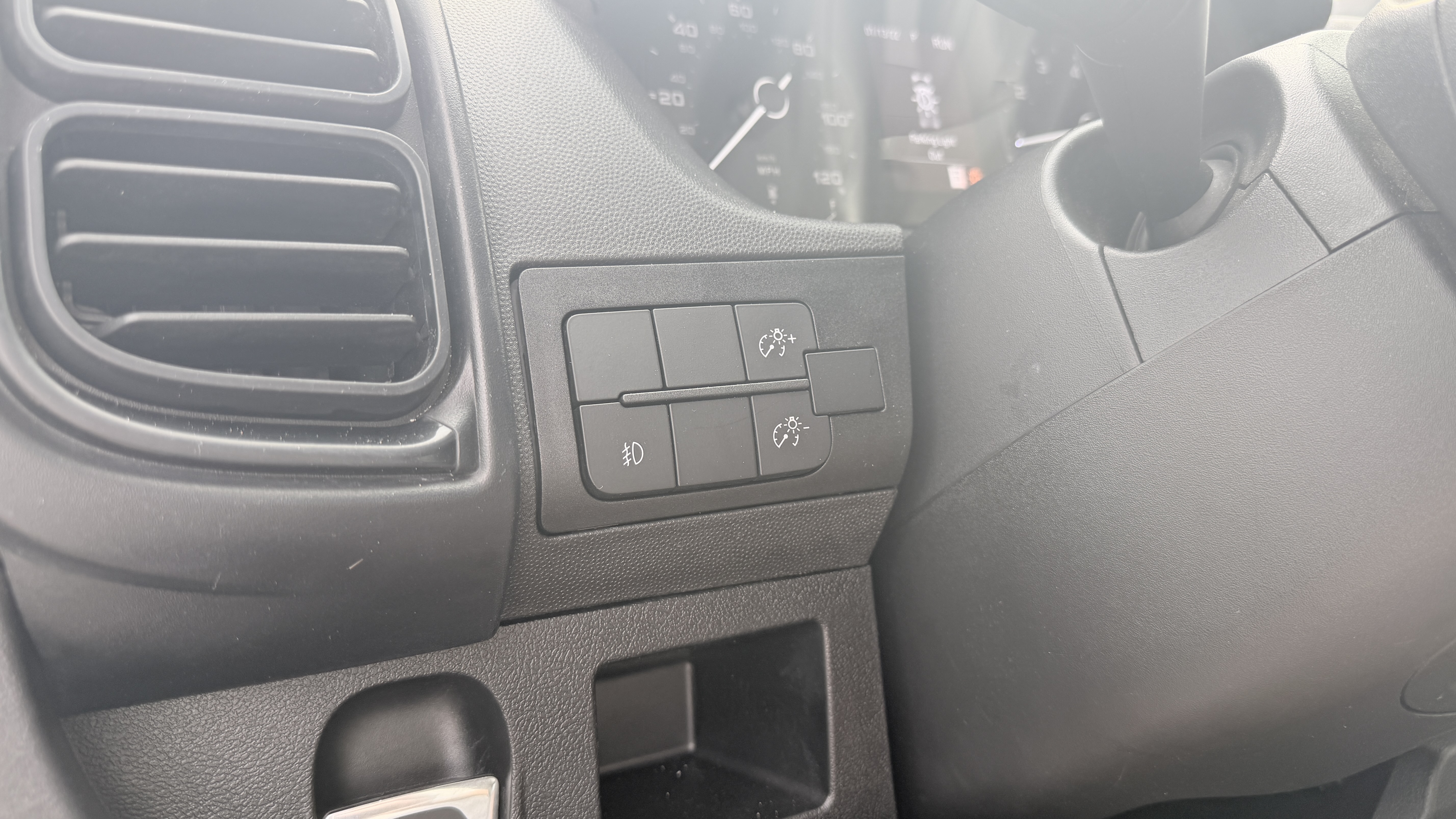 Used 2024 RAM ProMaster 2500 159 High Roof FWD image 17