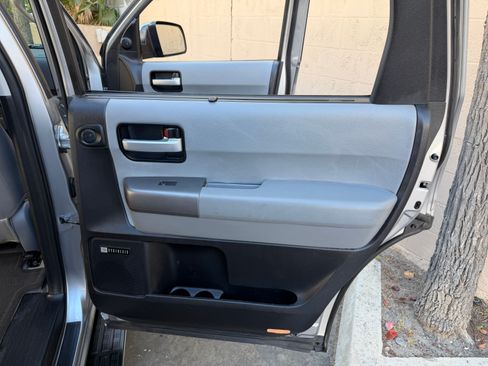 Used 2011 Toyota Sequoia Limited image 27