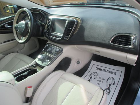 Used 2015 Chrysler 200 C FWD image 4