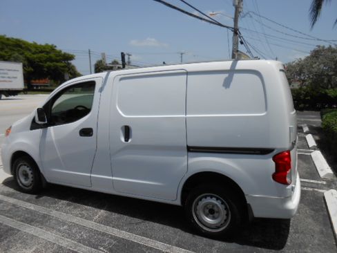 Used 2018 Nissan NV200 S FWD image 3