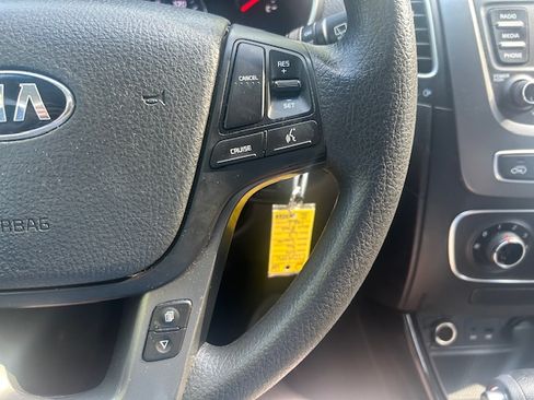 Used 2014 Kia Sorento FWD LX image 10