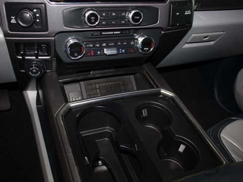 Used 2019 Ford F250 4x4 Crew Cab Limited image 40