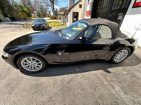 Used 2005 BMW Z4 2.5i image 5