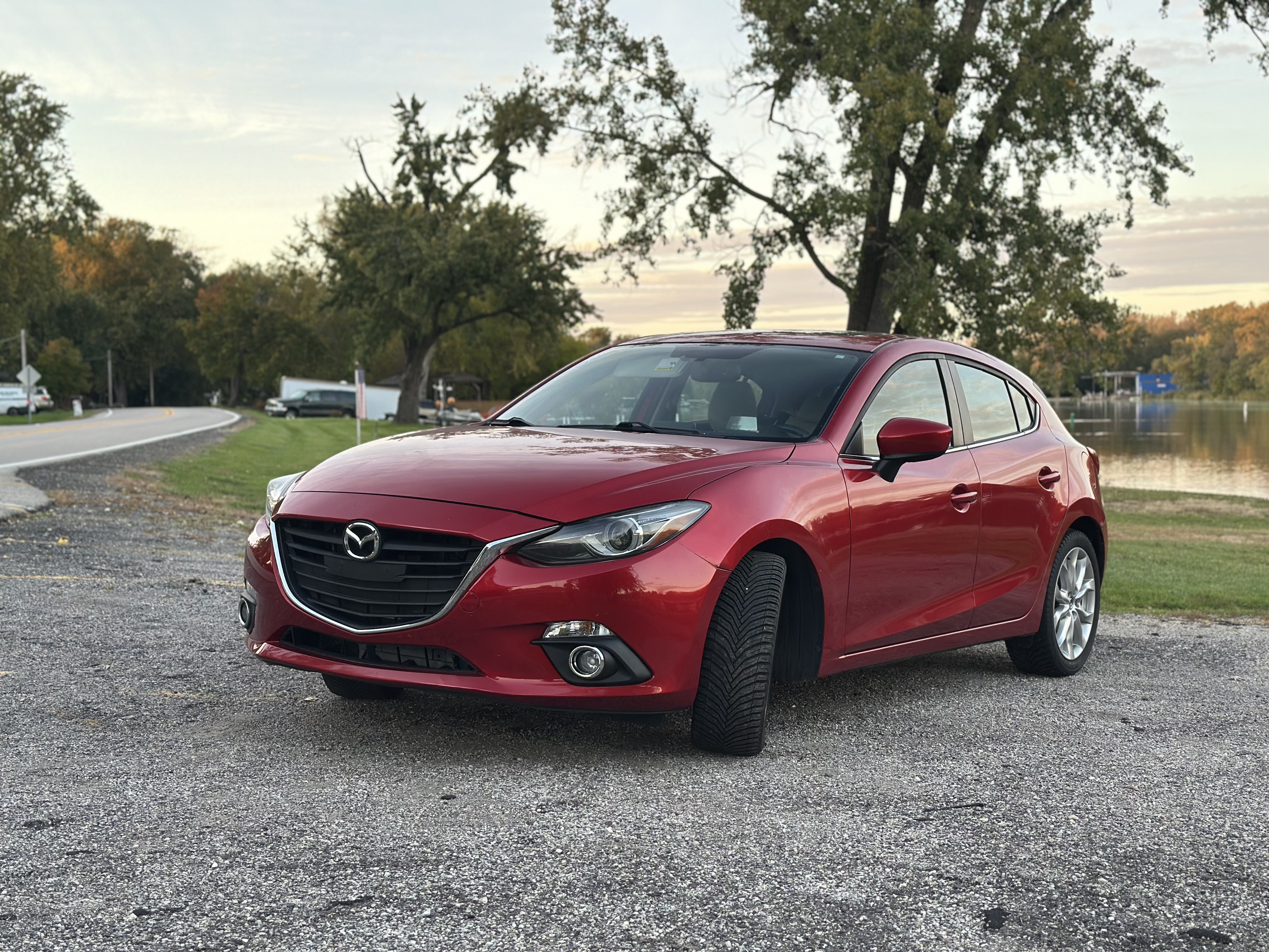 Used 2015 MAZDA MAZDA3 s Grand Touring Hatchback FWD image 3