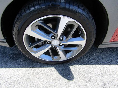 Used 2019 Hyundai Kona AWD Ultimate image 9
