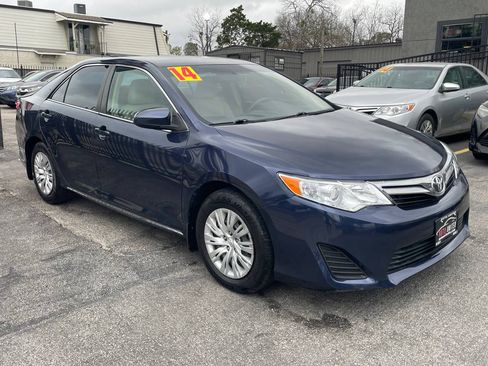 Used 2014 Toyota Camry LE image 7