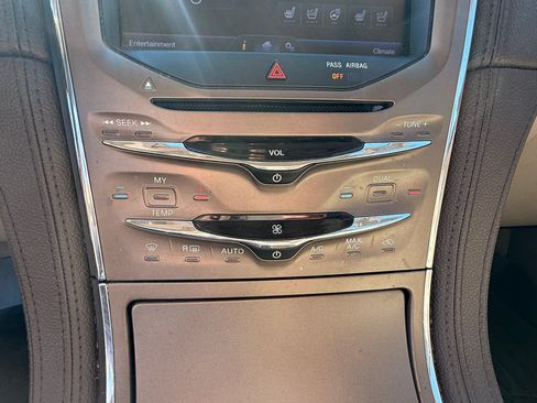 Used 2013 Lincoln MKX image 13