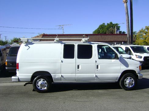 Used 1998 Ford E-250 and Econoline 250 image 2