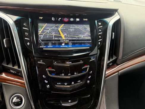 Used 2016 Cadillac Escalade Premium Luxury image 13