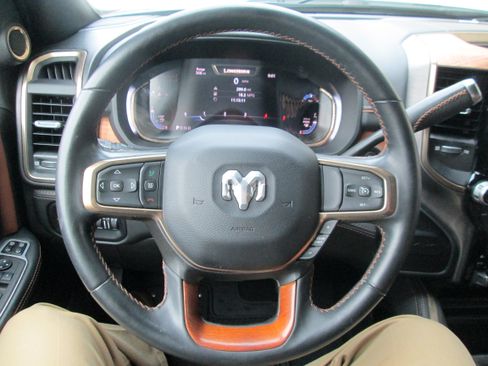 Used 2024 RAM 2500 Laramie Longhorn image 29