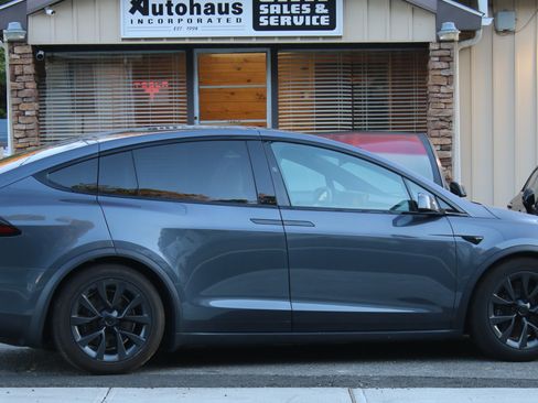 Used 2023 Tesla Model X image 5