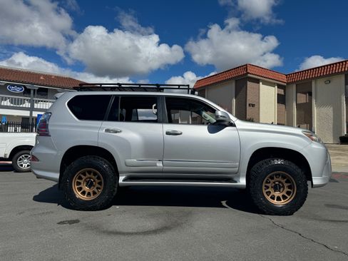 Used 2014 Lexus GX 460 image 7