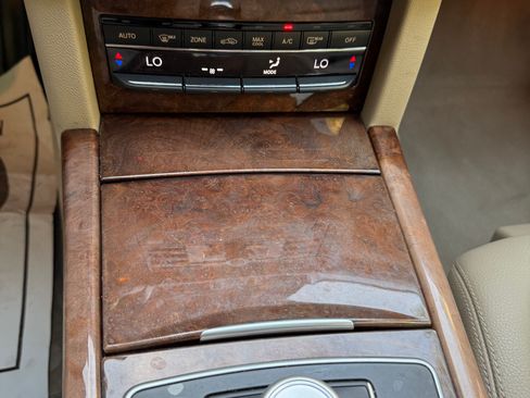 Used 2010 Mercedes-Benz E 350 image 19