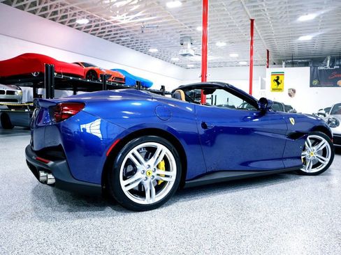 Used 2020 Ferrari Portofino image 10