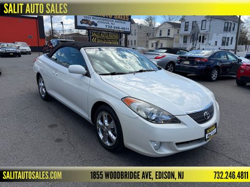 Used 2006 Toyota Solara SLE image 1