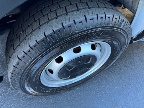 Used 2019 Ford Transit 250 image 21