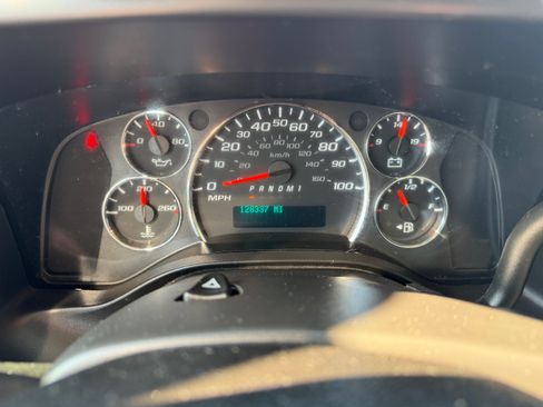 Used 2018 Chevrolet Express 3500 image 13