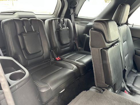 Used 2015 Ford Explorer Sport image 17