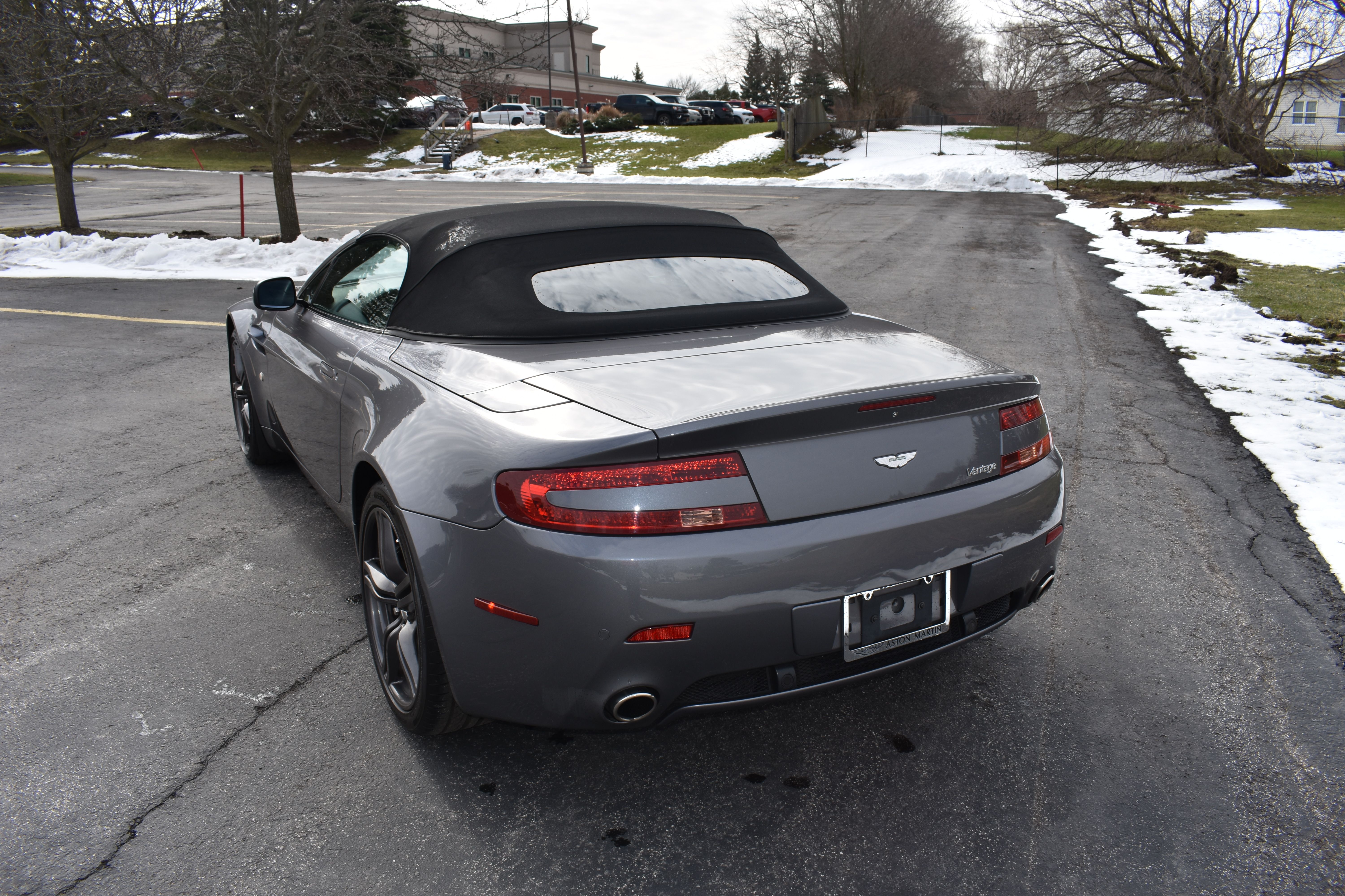 Used 2009 Aston Martin V8 Vantage Roadster RWD image 8