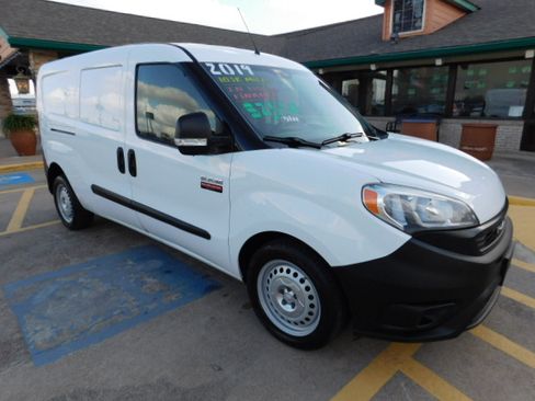 Used 2019 RAM ProMaster City Tradesman image 2