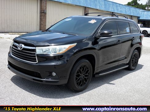 Used 2015 Toyota Highlander XLE V6 FWD image 2