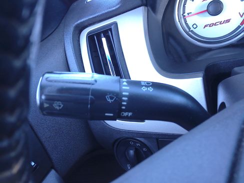 Used 2009 Ford Focus SES image 29