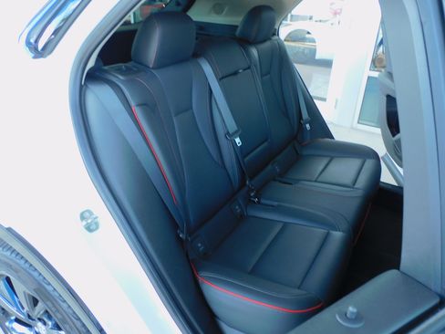 Used 2023 Buick Envision FWD Essence image 22