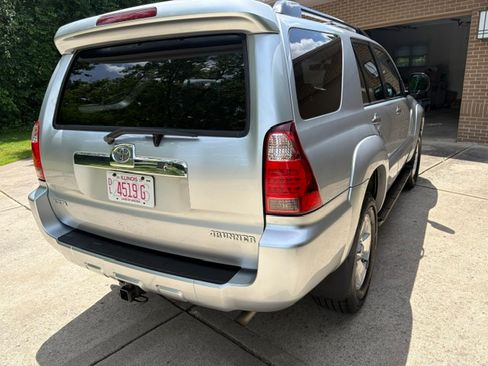 Used 2007 Toyota 4Runner 4WD SR5 image 3