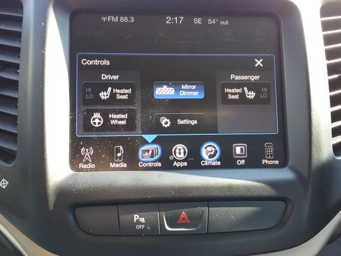 Used 2015 Jeep Cherokee Limited image 29