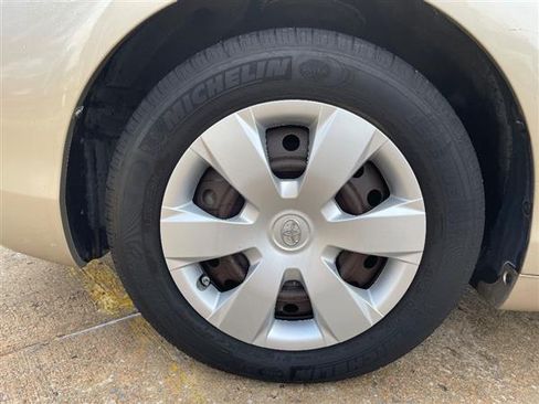 Used 2007 Toyota Camry LE image 9