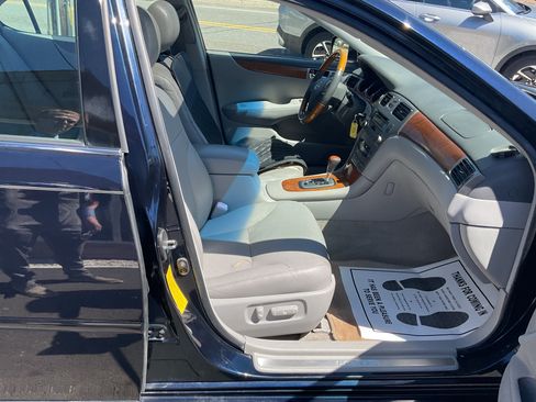 Used 2005 Lexus ES 330 FWD image 7