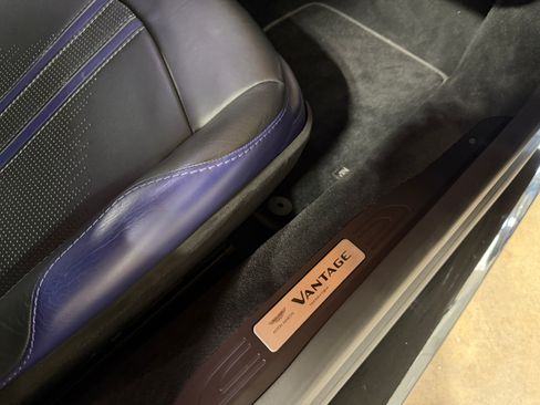 Used 2019 Aston Martin V8 Vantage Coupe RWD image 43