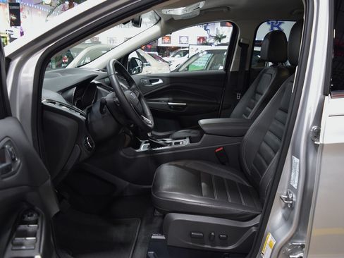 Used 2017 Ford Escape Titanium image 16