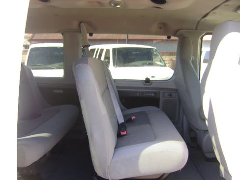 Used 2009 Ford E-350 and Econoline 350 XLT image 15