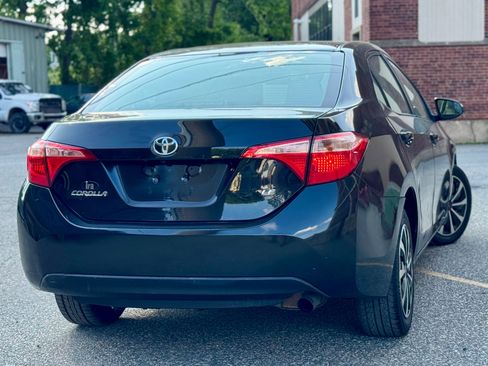 Used 2018 Toyota Corolla image 5