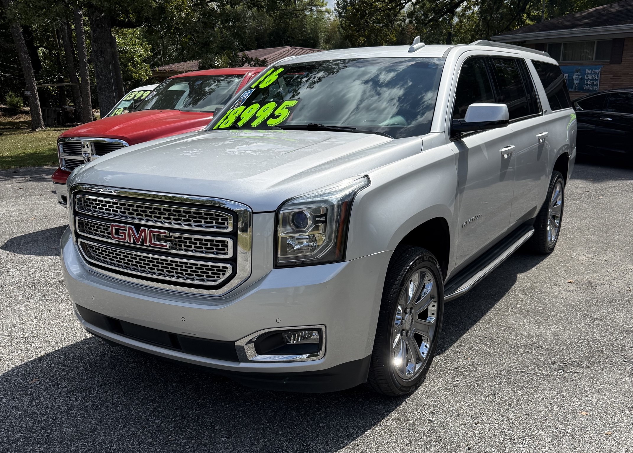 Used 2016 GMC Yukon XL 2WD SLT image 1