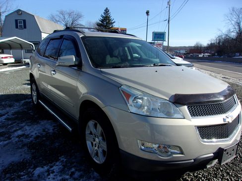 Used 2011 Chevrolet Traverse Limited LT image 3