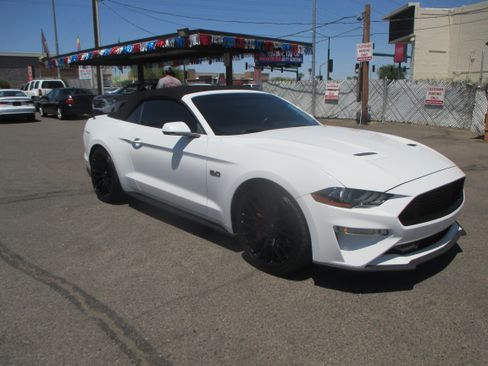 Used 2019 Ford Mustang GT Convertible RWD image 9