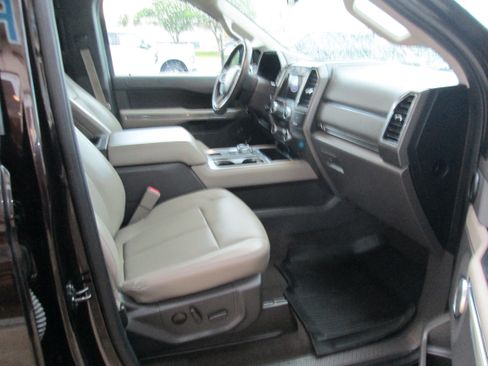 Used 2021 Ford Expedition 2WD XLT image 17