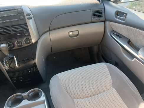 Used 2009 Toyota Sienna LE image 16