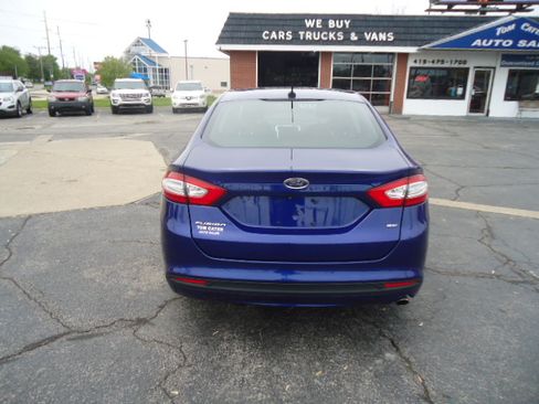 Used 2015 Ford Fusion SE FWD image 11