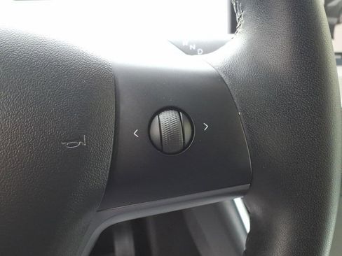 Used 2021 Tesla Model Y Long Range image 12