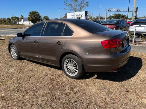 Used 2013 Volkswagen Jetta SE Sedan FWD image 3